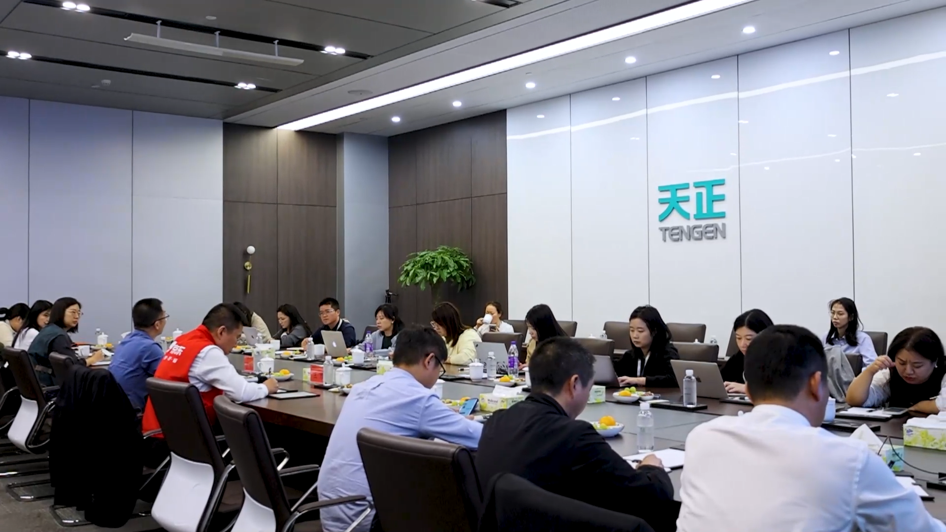 京东工业走进爱游戏全站app官网入口，探访产业数智化之路！